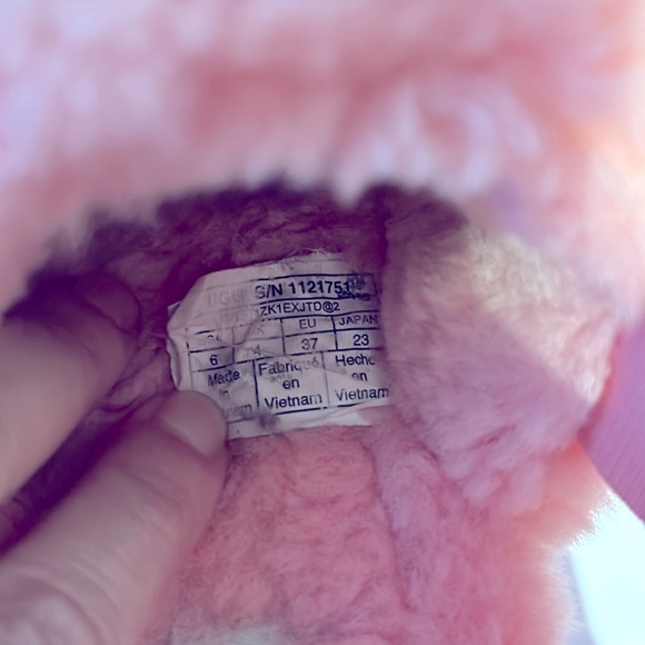 UGG Super fluff Pink slippers (6) - Picture 4 of 6